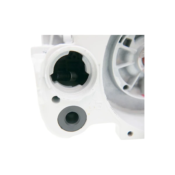 Kompletný profesionálny polomotor pre reťazové píly Stihl 044 MS440 obsah 70,7 ccm výkon 4,0 kW (5,4 PS)